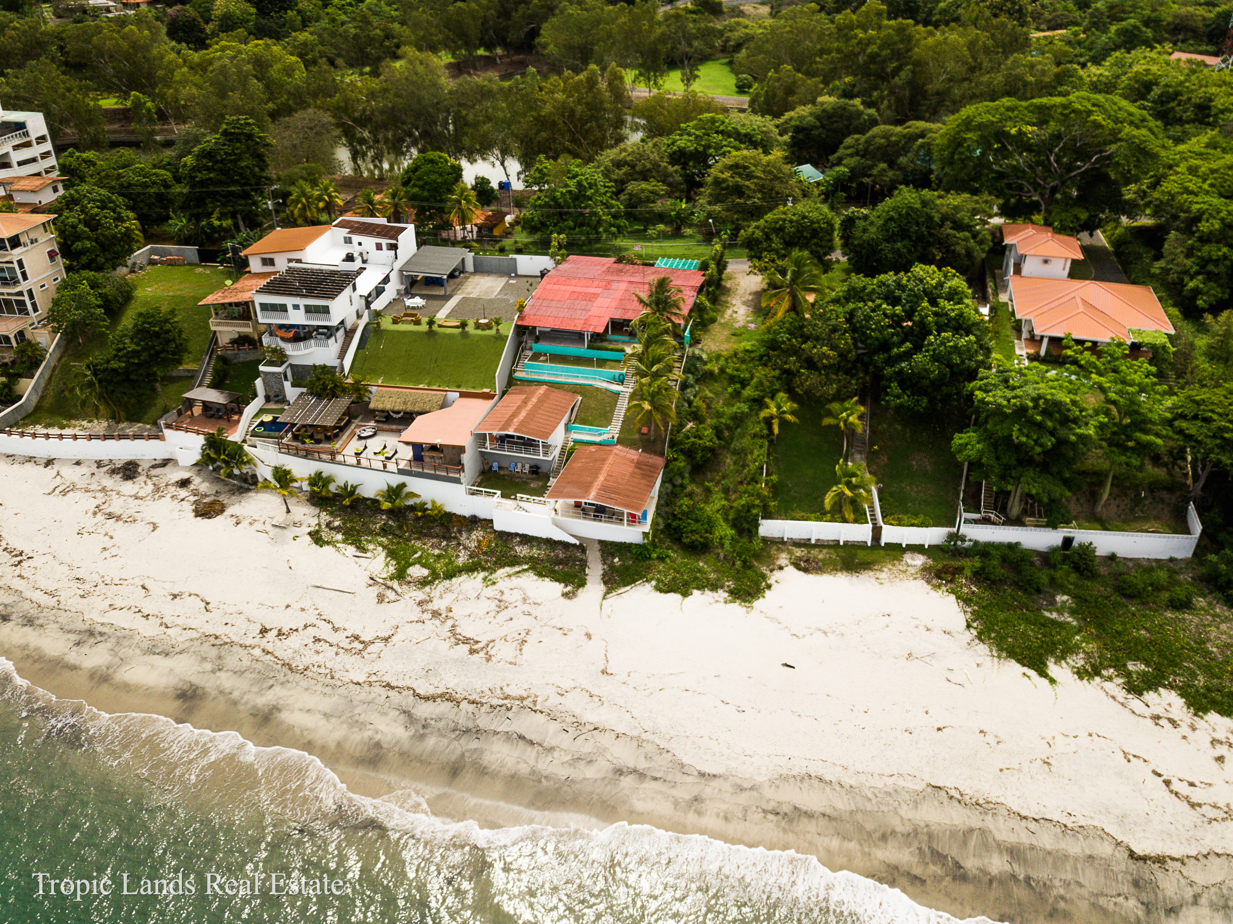 beachfront home for sale in playa corona san Carlos Panama