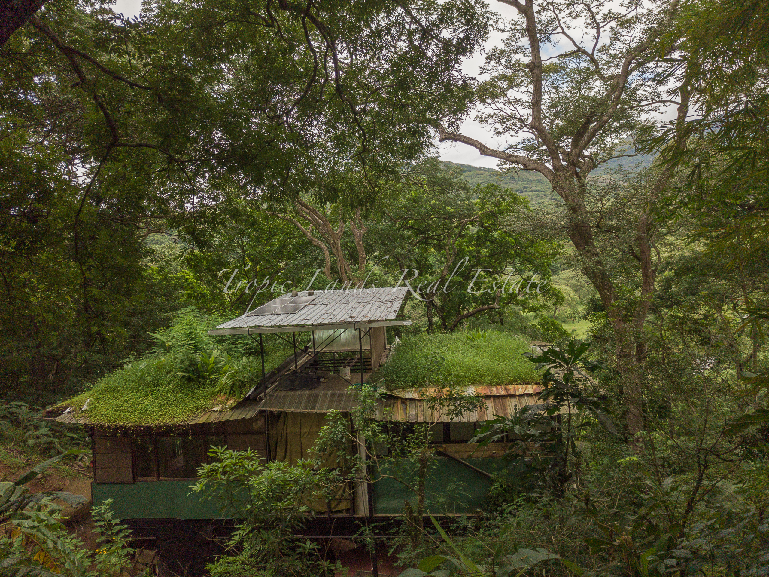 riverfront jungle house for sale in Santa Fe veraguas Panama